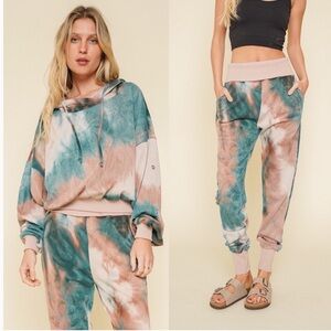 NEW Hem & Thread 2 pc tie dye sweat suit loungewear set
